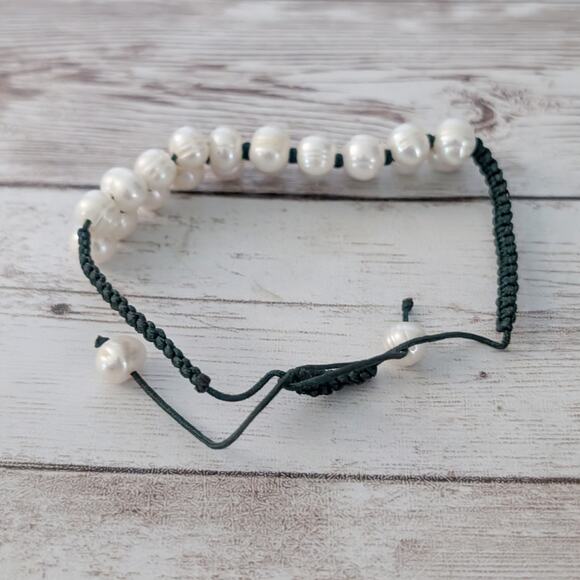 Unusual Pearl Bracelet - Adjustable - Picture 3 of 6